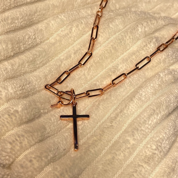 NWT ✝️ BEAUTIFUL ROSE GOLD CROSS WITH KEY CHARM SAINT NECKLACE ALL AGES - Picture 8 of 12
